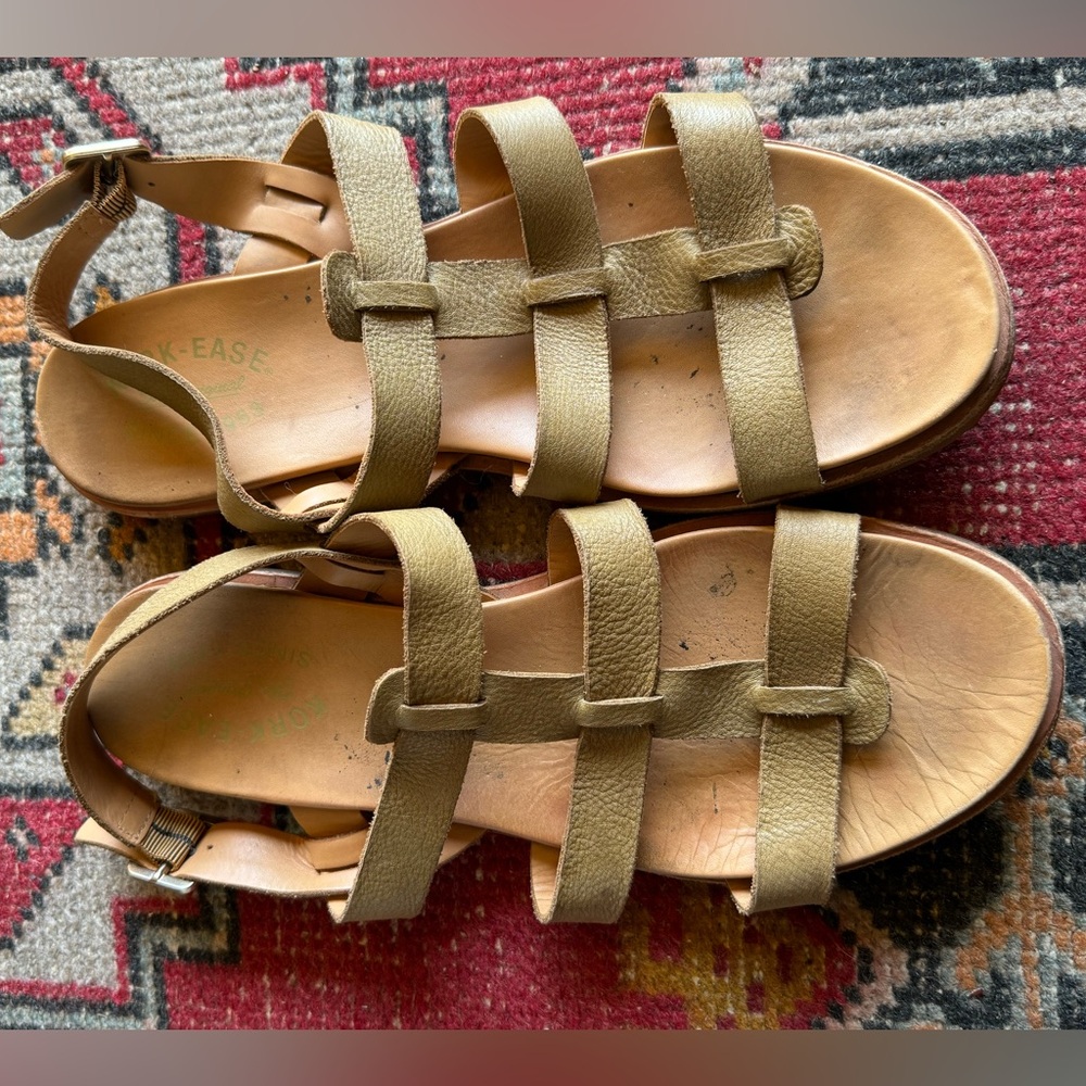 Kork-Ease Women’s Leather Grass Green Sandals size 11 preowned condition